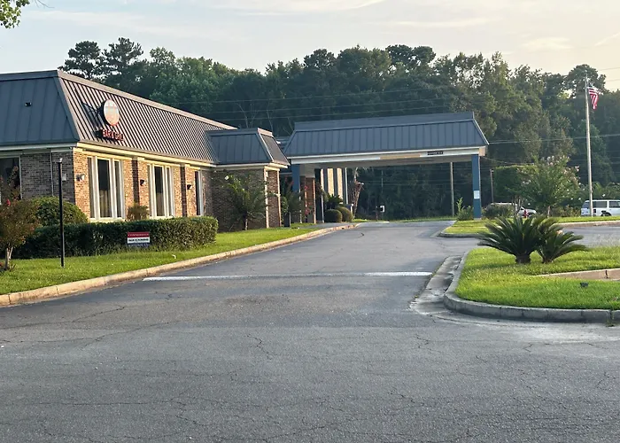 Days Inn By Wyndham Hinesville Near Fort Stewart