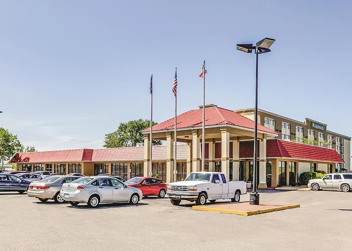 Wingate By Wyndham Wichita Airport
