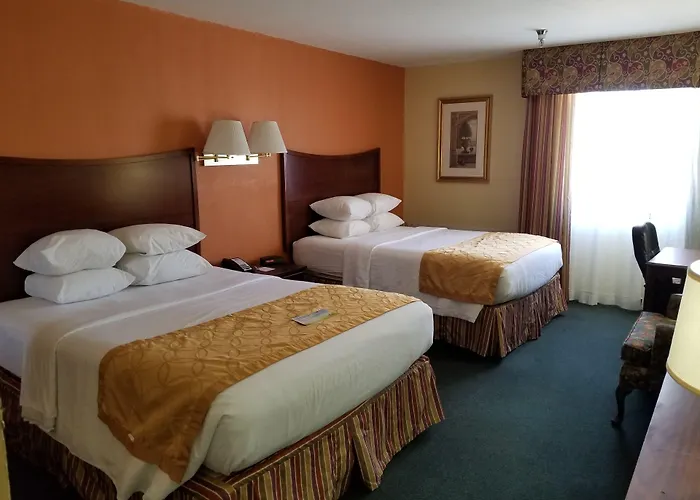 Days Inn & Suites By Wyndham Red Rock-Gallup
