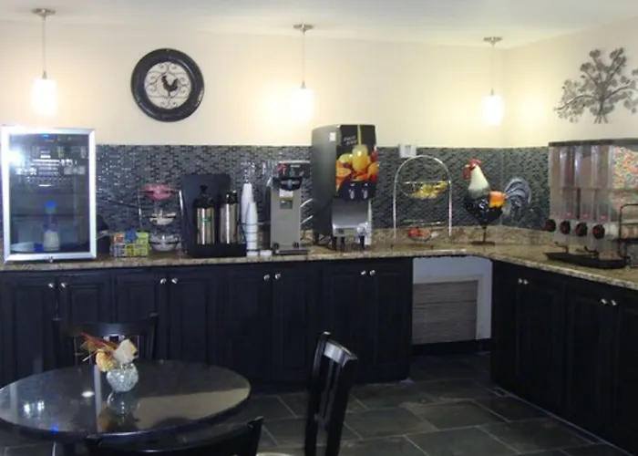 Econo Lodge Inn & Suites Jackson Northwest