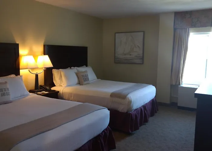 Harbor House Inn