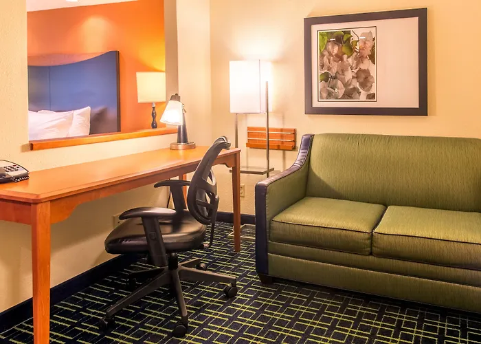 Fairfield Inn & Suites Canton