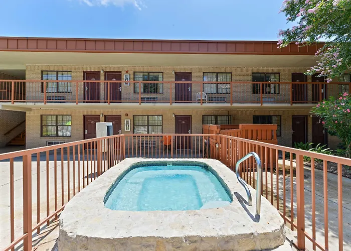 Americas Best Value Inn And Suites Victoria
