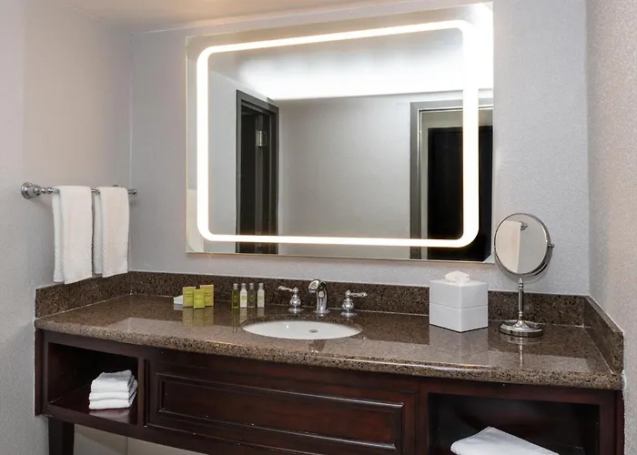 Doubletree By Hilton Newark Penn Station, Nj