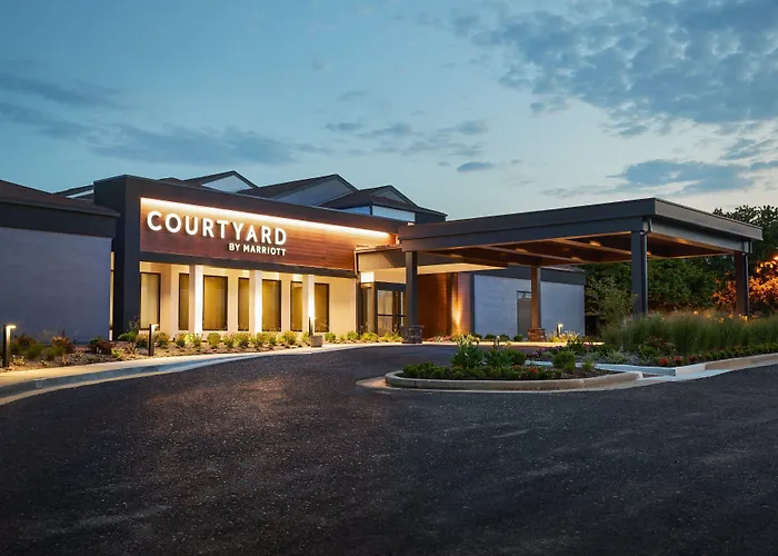 Courtyard St. Louis Westport Plaza