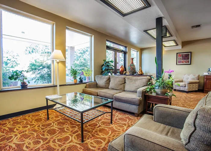 Quality Inn & Suites Vancouver North
