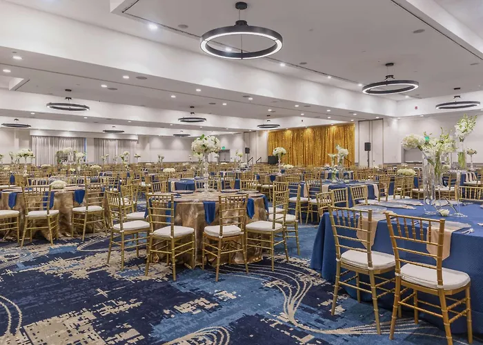 Doubletree By Hilton Bakersfield