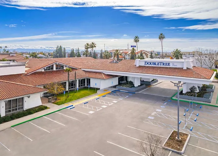 Doubletree By Hilton Bakersfield