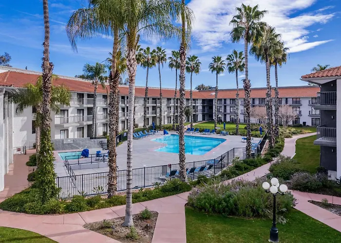 Doubletree By Hilton Bakersfield