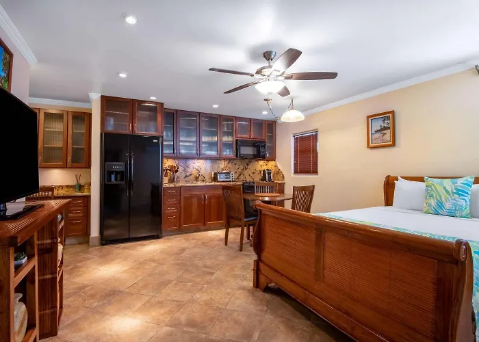 Days Inn By Wyndham Maui Oceanfront