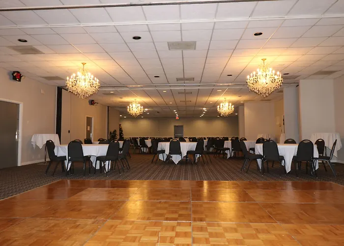 Ramada By Wyndham Henderson/Evansville