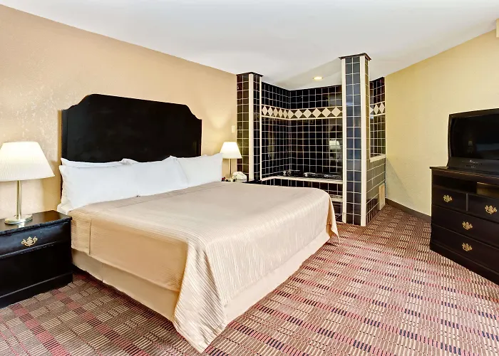 Howard Johnson By Wyndham Pikesville