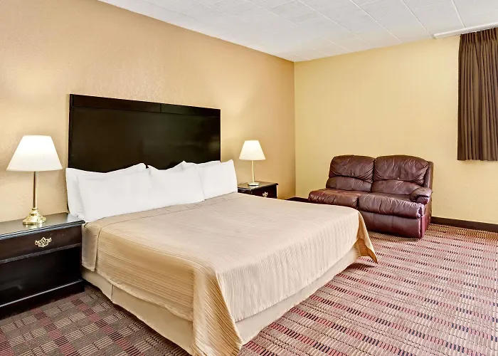 Howard Johnson By Wyndham Pikesville
