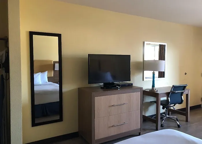 Days Inn By Wyndham Hayward Airport