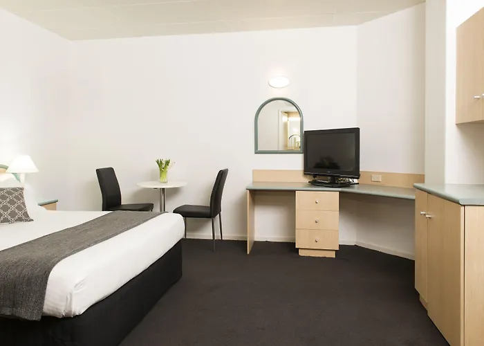 Adelaide Riviera Hotel