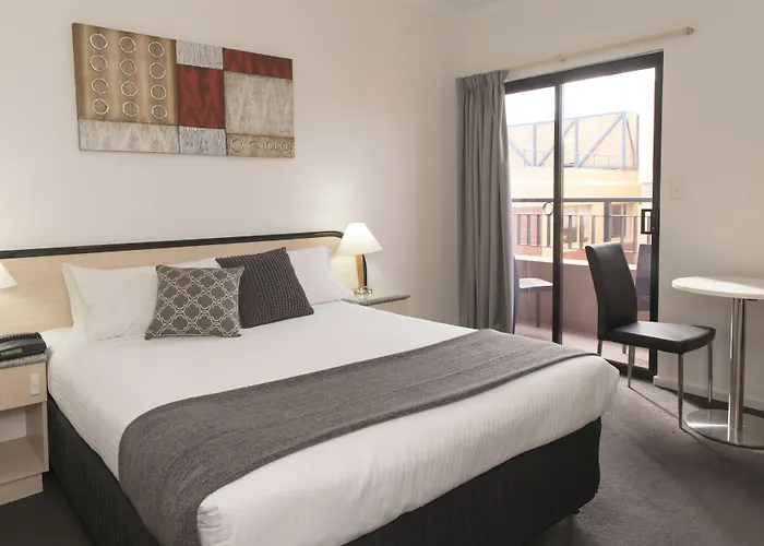 Adelaide Riviera Hotel