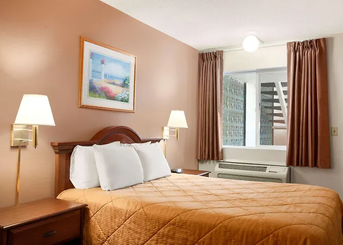 Travelodge By Wyndham Bakersfield
