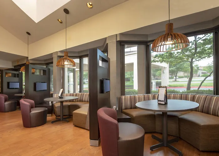 Courtyard By Marriott Rockville