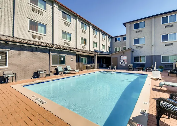 Orangewood Inn And Suites Midtown