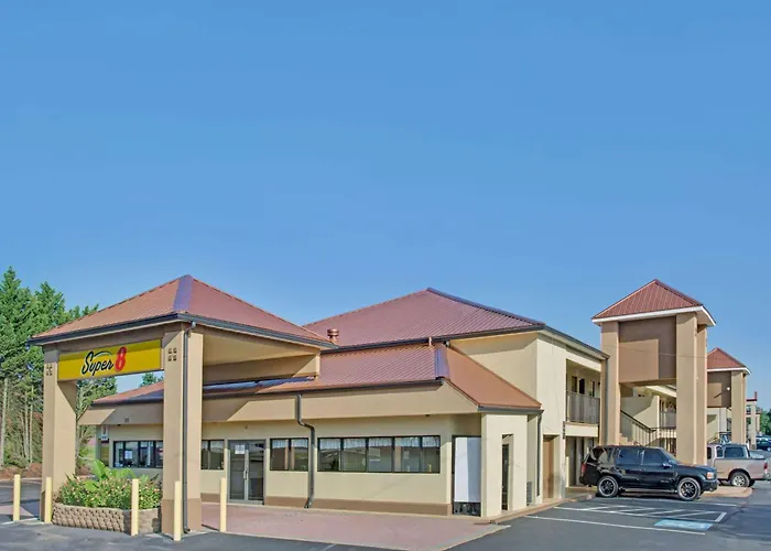 Super 8 By Wyndham Suwanee