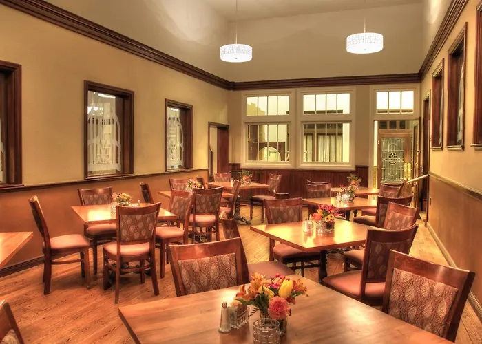 Hassayampa Inn