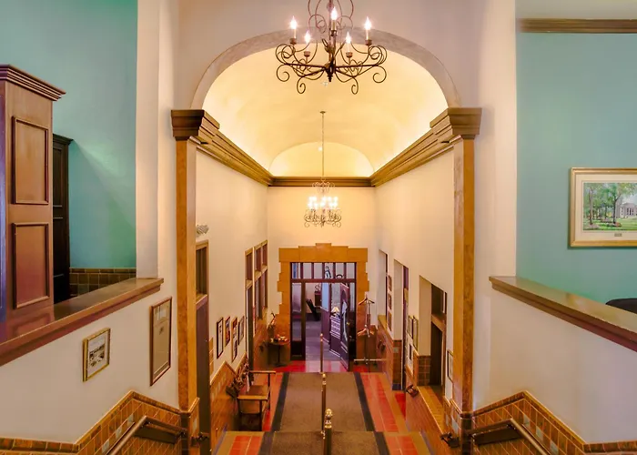 Hassayampa Inn