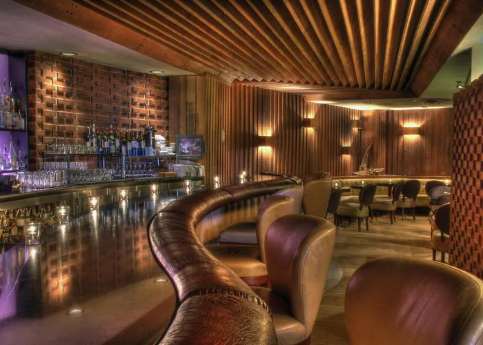 Hotel Deluxe