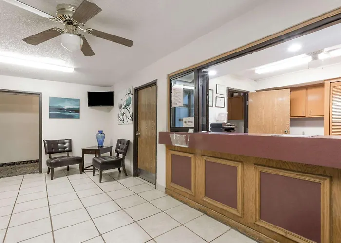 Super 8 By Wyndham Hampton