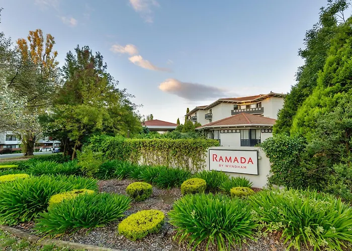 Ramada By Wyndham Diplomat Canberra
