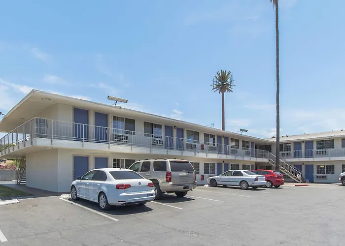 Motel 6 Bakersfield