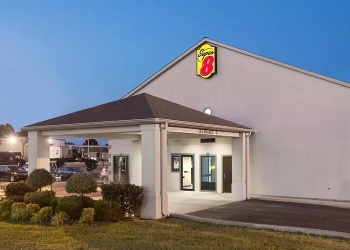 Super 8 By Wyndham Booneville