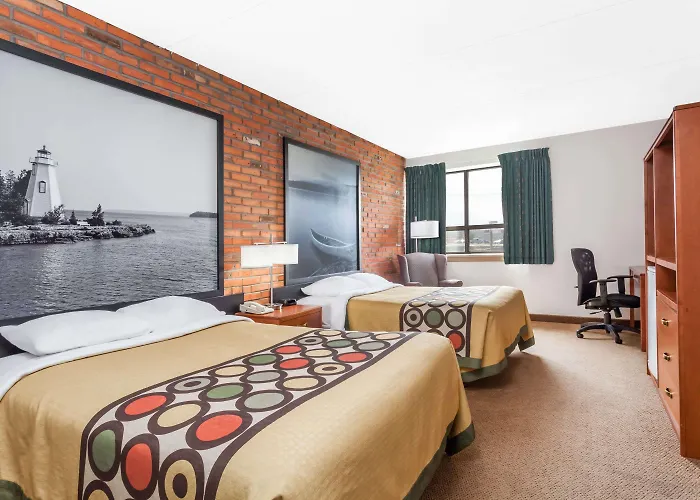 Super 8 By Wyndham Sudbury On