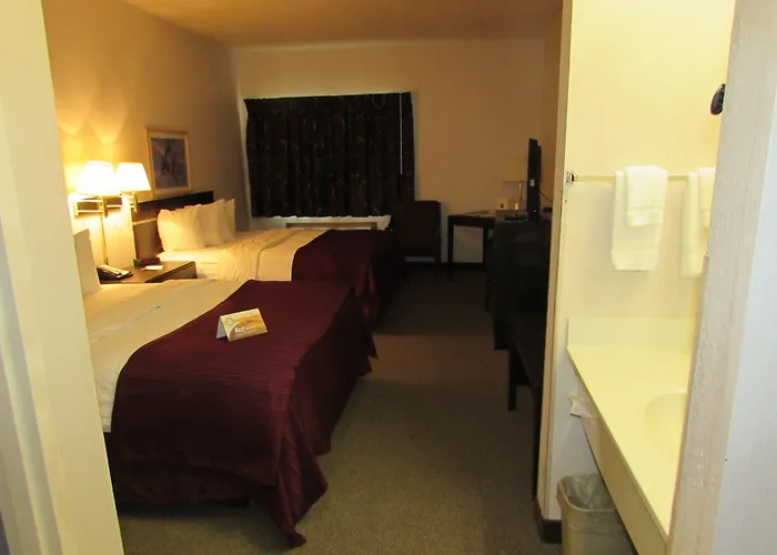 Quality Inn & Suites Omaha Chalco