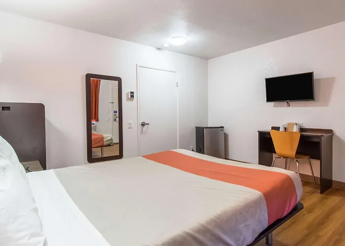 Motel 6 Bakersfield