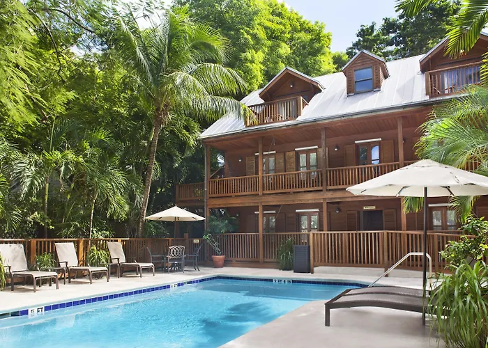 Island City House