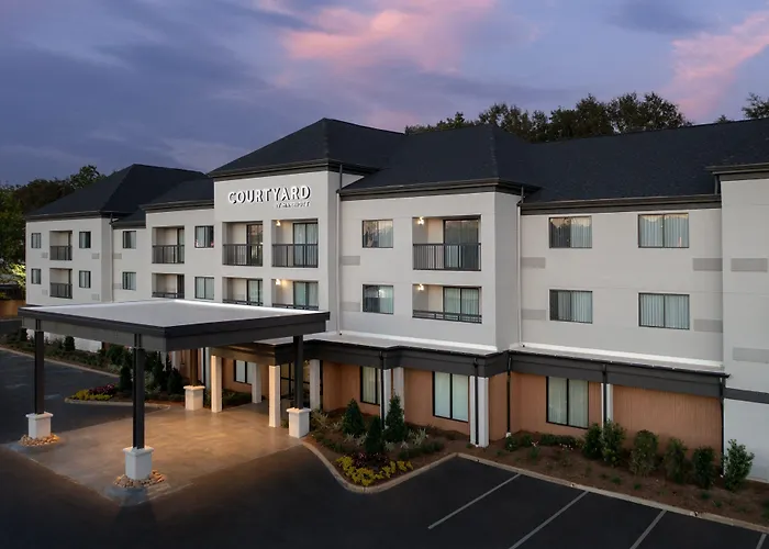 Courtyard By Marriott Dothan