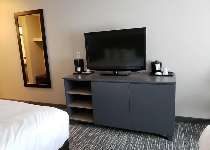 Country Inn & Suites By Radisson, Detroit Lakes