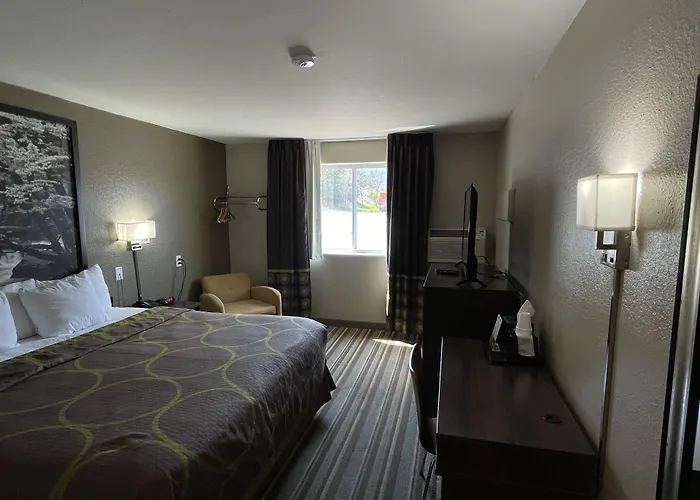 Super 8 By Wyndham Chattanooga Lookout Mountain Tn