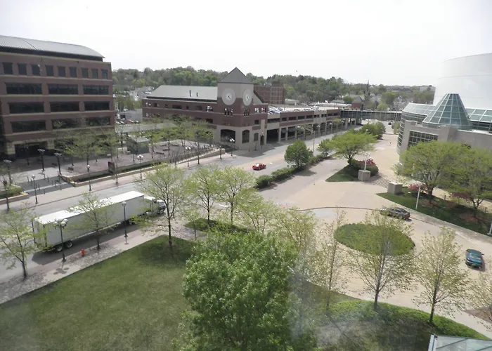 Wyndham Moline On John Deere Commons
