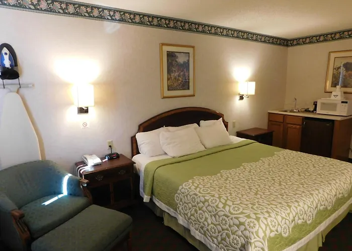 Days Inn By Wyndham Lexington Ne