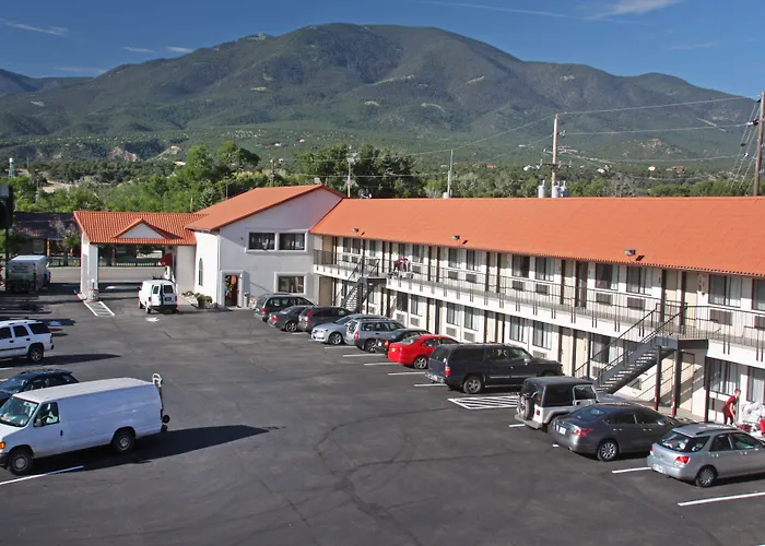 Gateway Inn And Suites