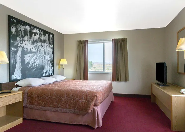 Super 8 By Wyndham Green River