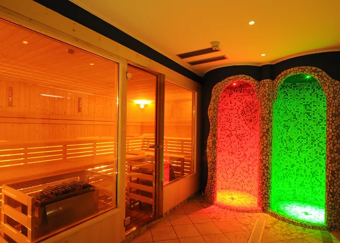 Alpholiday Dolomiti Wellness & Family Hotel