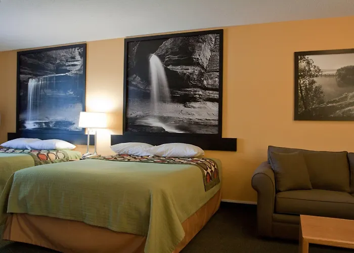 Super 8 By Wyndham Ottawa Starved Rock