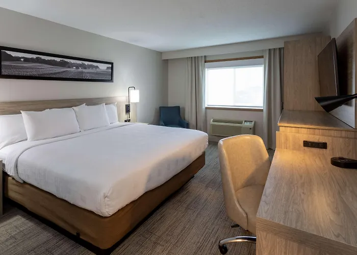 Grandstay Hotel & Suites