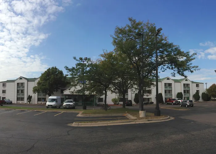 Travelodge By Wyndham Brooklyn Center