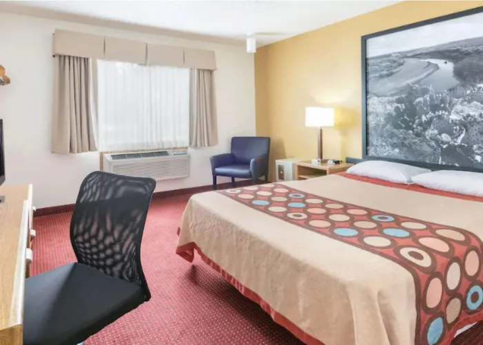 Super 8 By Wyndham Grapevine/Dfw Airport Northwest