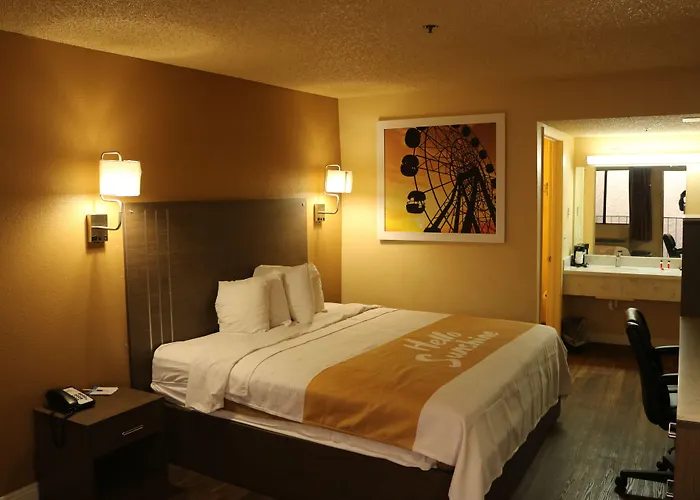Days Inn By Wyndham Fresno South