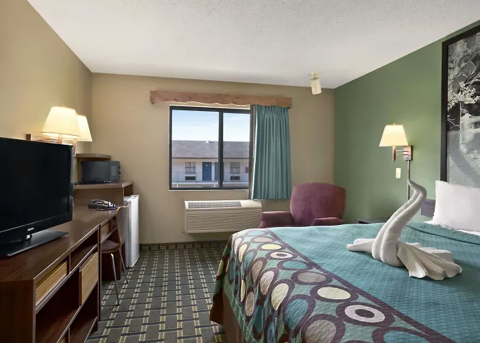 Super 8 By Wyndham Russellville
