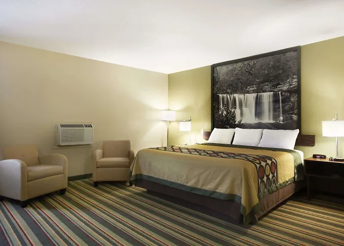 Super 8 By Wyndham Tuscola
